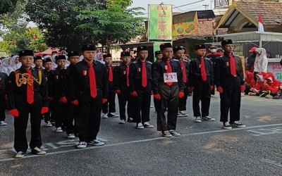 Semangat Kemerdekaan! MTs Darussalam Krempyang Raih Juara 1 Lomba Gerak Jalan HUT RI ke-81